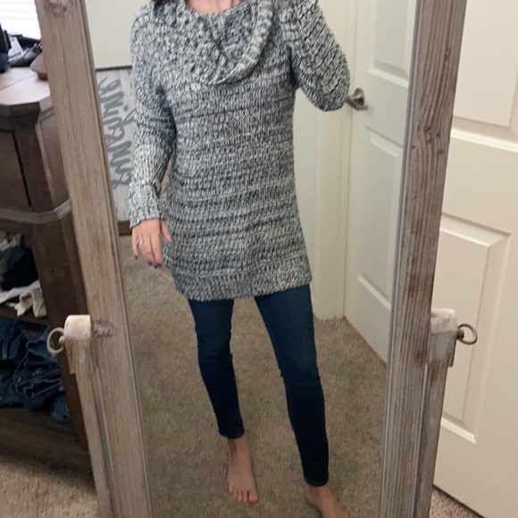 Volcom black and white cowl neck sweater - Picture 10 of 12